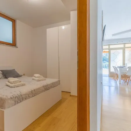 Apartmán A M - One Bedroom With Terrace A2 *