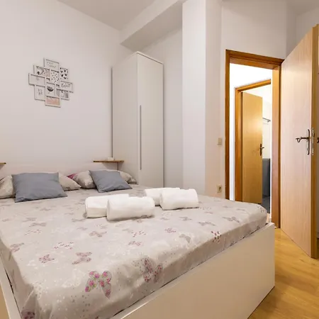 A M - One Bedroom With Terrace A2
